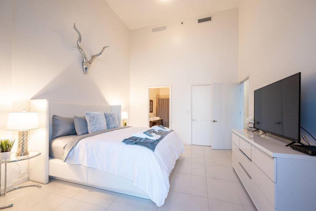 מיאמי Beautiful One Bedroom Condo 16Ft Ceilings At The W מראה חיצוני תמונה